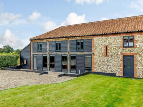 Kestrel Barn-Uk31353